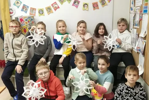 Делаем бумажные снежинки