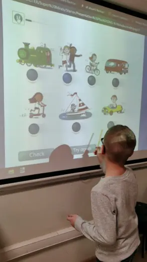 Изучаем виды транспорта в группе Super Minds Starter