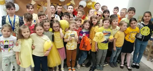 «Цветная неделя» в Acadia School