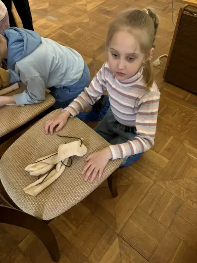 Сшиваем куски шкуры-3