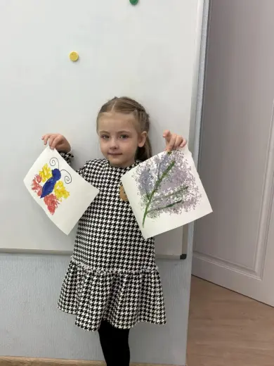 бабочка и веточка сирени-9