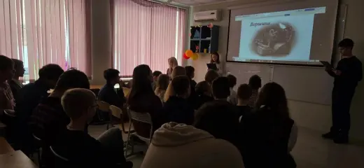 Посвящение в «Искры»: пятиклассники сделали первый шаг на «Вершине»